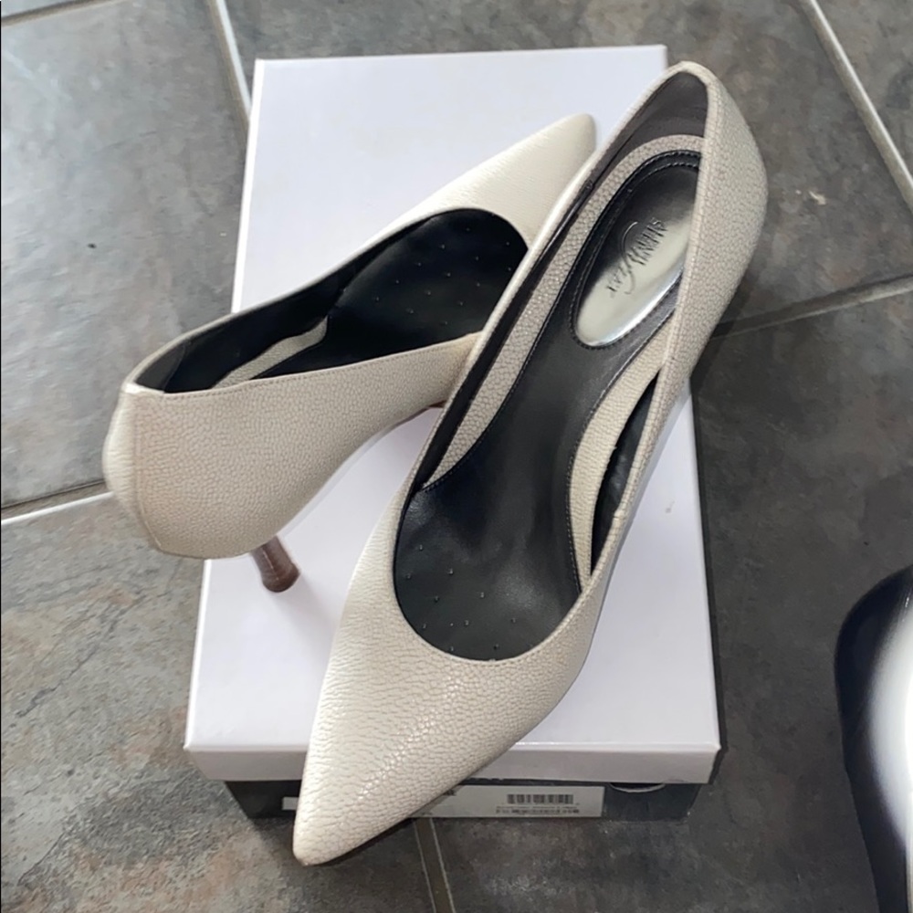 Heels color is Bone